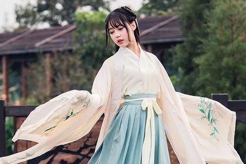 女汉服成人穿法视频,传统之美，轻松驾驭